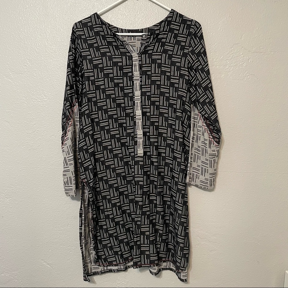 J. Pret Abstract Lagenlook Tunic Top